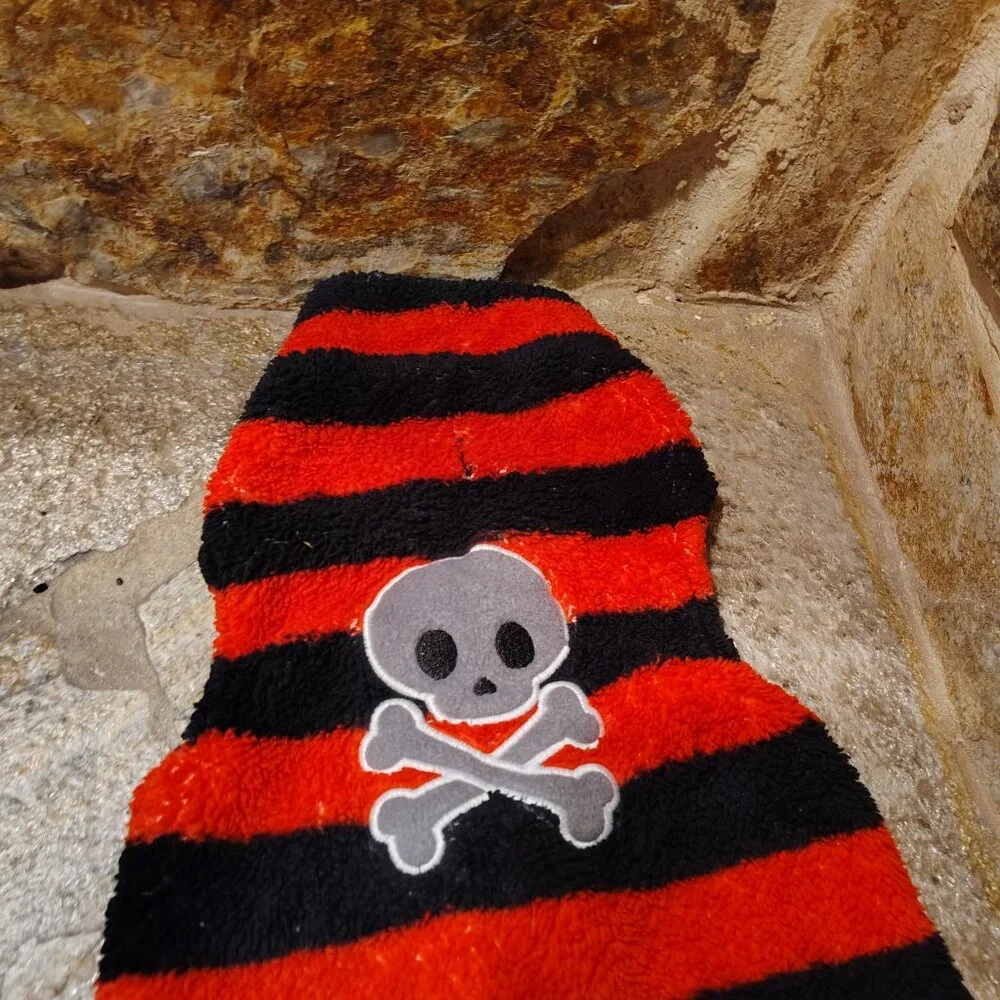 Striped Skull and Crossbones Pet Sweater Size Large Polyester Dog Cat Red Black